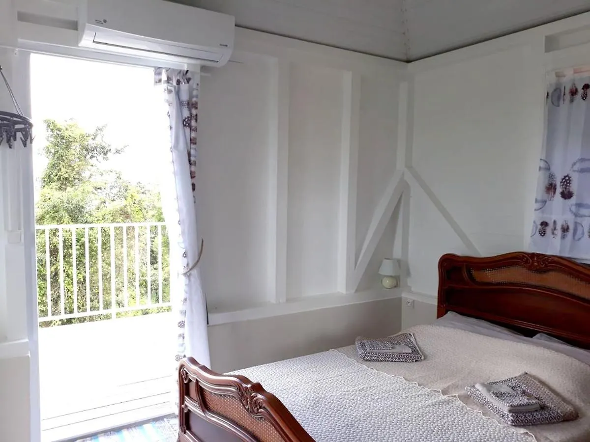 Апартаменты Appartement Charmant A Riviere Pilote Avec Vue Sur Montagnes 42M²