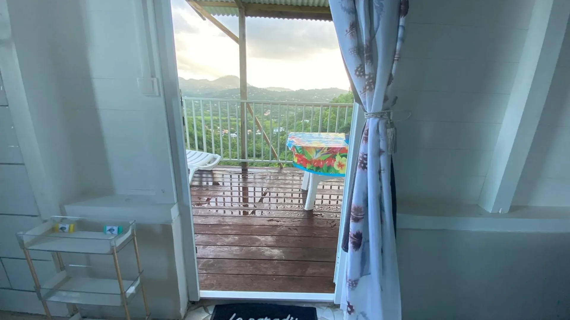 Апартаменты Appartement Charmant A Riviere Pilote Avec Vue Sur Montagnes 42M²